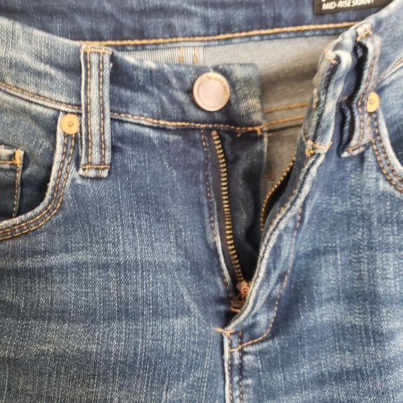 Blank NYC Mid-Rise Cropped Skinny Jeans Size 28 - Picture 3 of 15